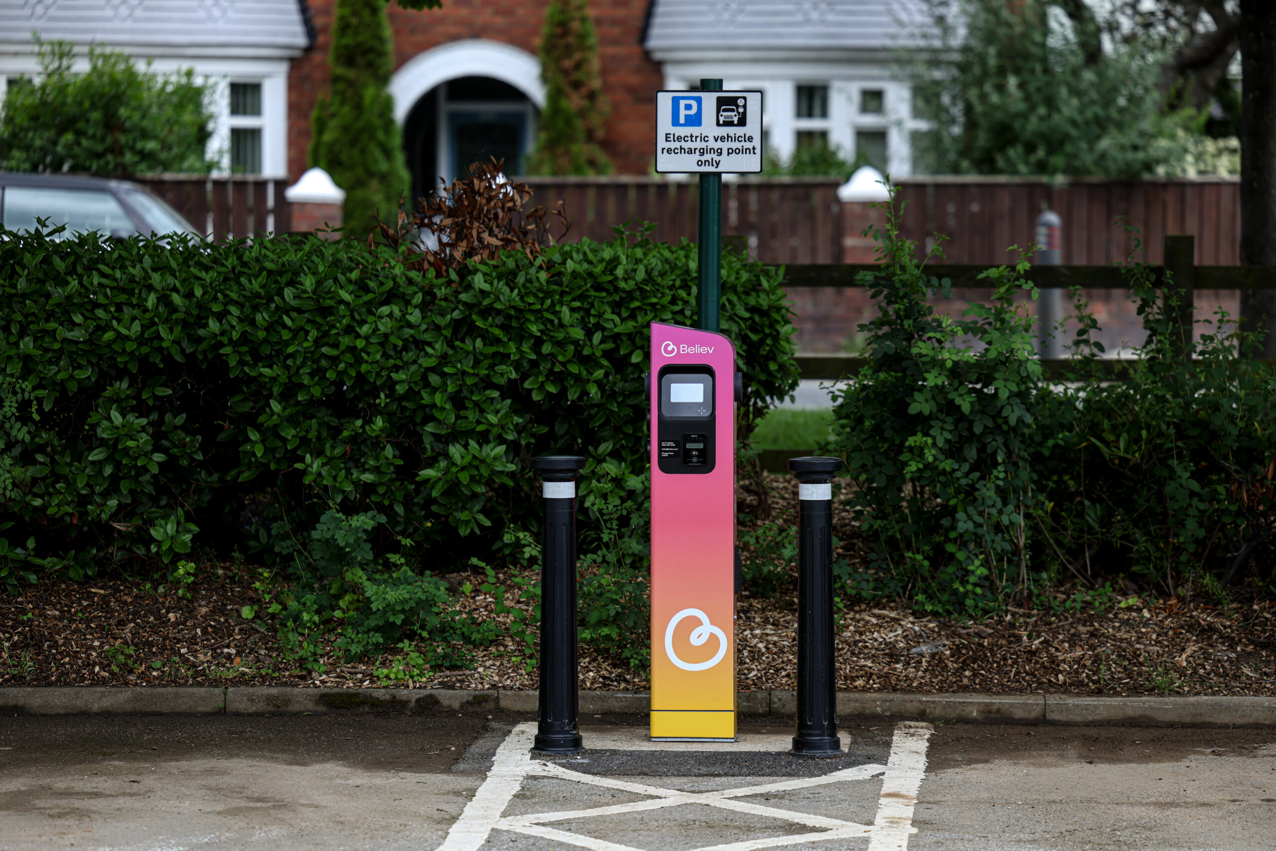 Charge point operator (CPO) Believ has commenced its rollout of electric vehicle (EV) infrastructure across Redcar and Cleveland to help drivers in the area transition to EVs. This infrastructure will strengthen Redcar and Cleveland’s EV network, promote sustainable travel, and offer convenient charging for residents without driveways or home-charging options, as well as for visitors.