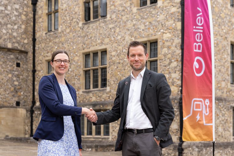 Hampshire County Council has selected Electric vehicle (EV) charge point operator (CPO) Believ to deliver what is expected to be the largest Local Electric Vehicle Infrastructure (LEVI) contract signed to date, bringing 17,180 public EV chargers to the county in a rollout backed by up to £90 million of Believ investment.
